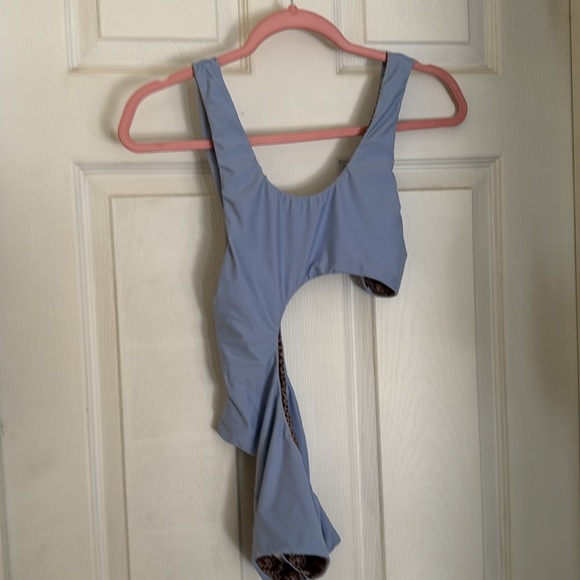 Acacia one piece size S ( small, not petite) - Picture 2 of 3